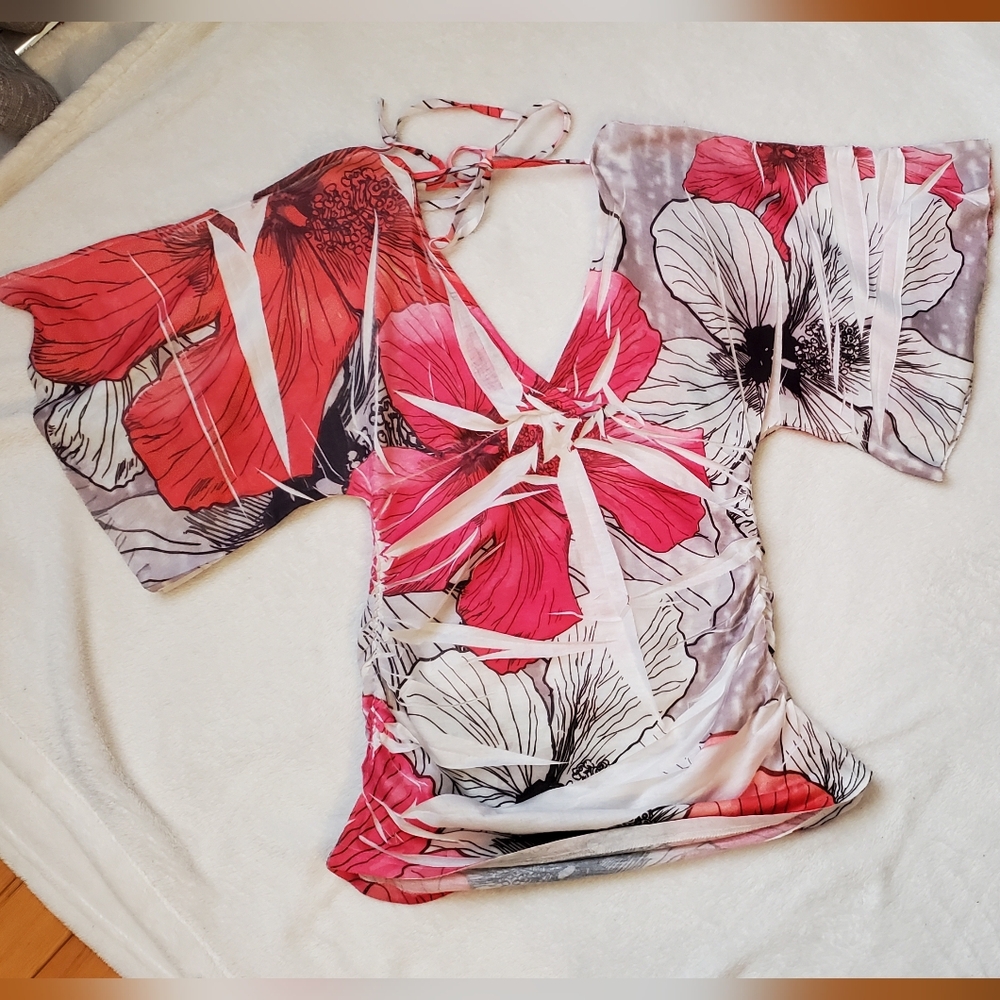 Limite' beachy floral top, Size Sm
